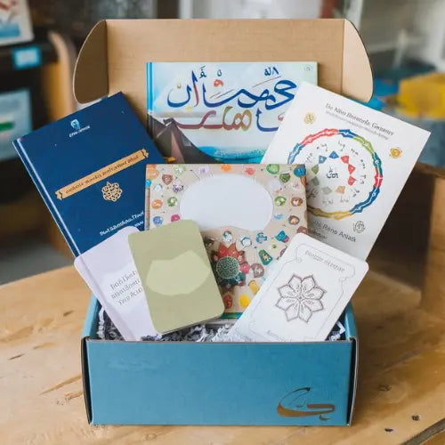 Box musulmane pour enfants – Abonnement 6 mois avec livres islamiques, activités et jeux pour apprendre la foi en famille.